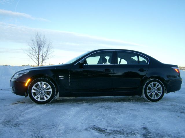 BMW 5 series 2010 photo 4