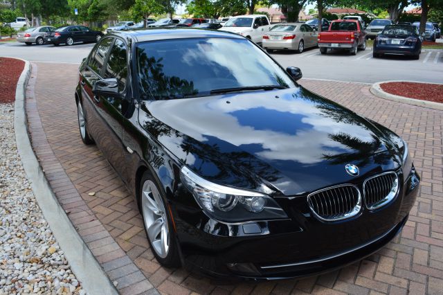 BMW 5 series 2010 photo 0