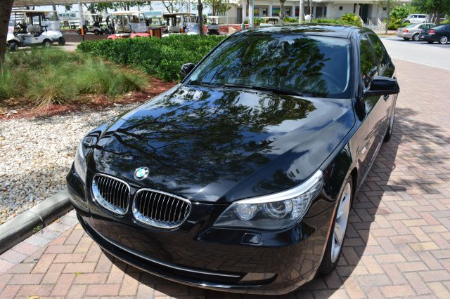 BMW 5 series 2010 photo 1