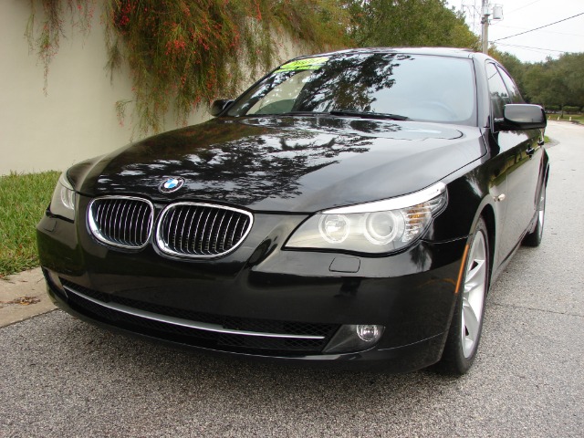 BMW 5 series 2010 photo 2
