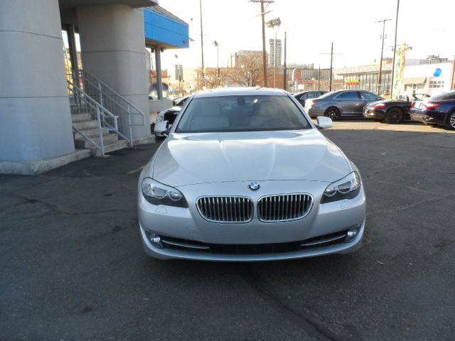 BMW 5 series 2011 photo 1