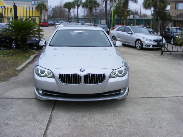 BMW 5 series 2011 photo 0