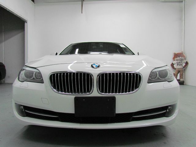 BMW 5 series 2011 photo 4