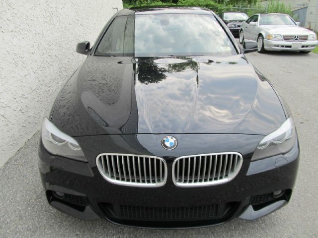 BMW 5 series 2011 photo 2