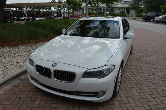 BMW 5 series 2011 photo 1