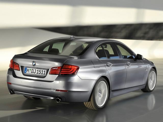 BMW 5 series 2012 photo 1