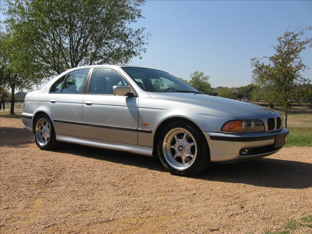 BMW 5 series Supercab 145 XLT 4WD Sedan