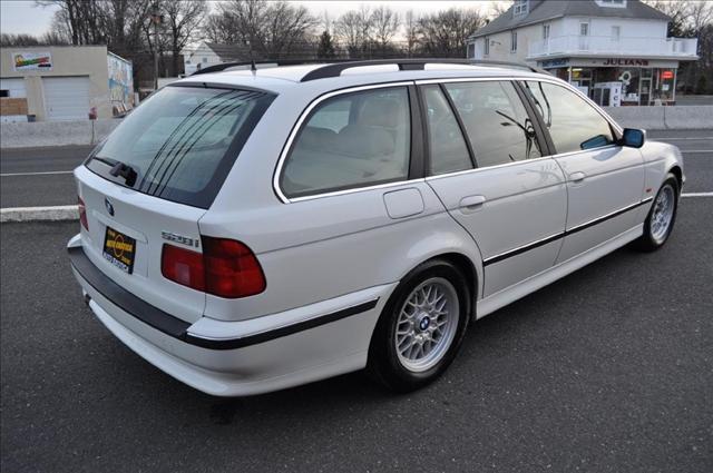 BMW 5 series Supercab 145 XLT 4WD Wagon