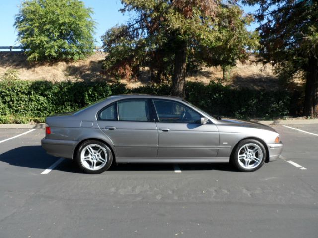 BMW 5 series 2002 photo 2