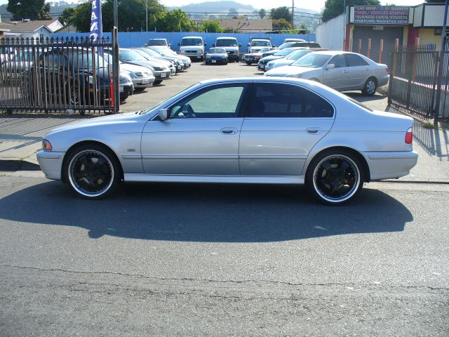BMW 5 series 2002 photo 1