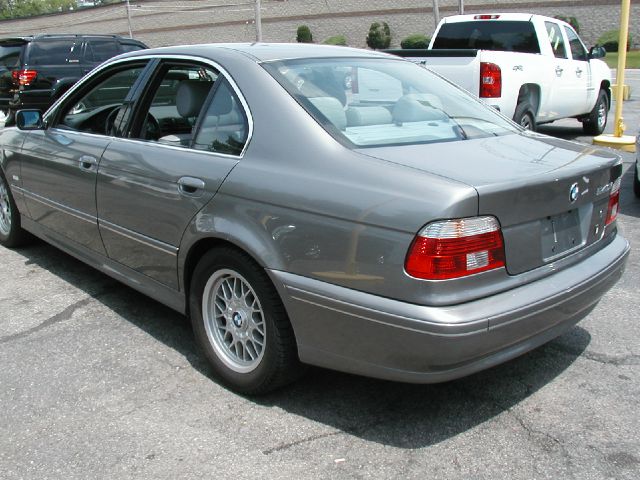 BMW 5 series Supercab 145 XLT 4WD Sedan