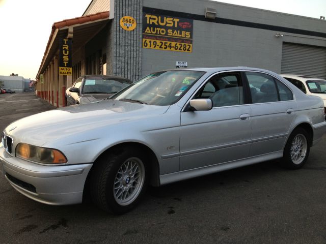 BMW 5 series 2002 photo 1