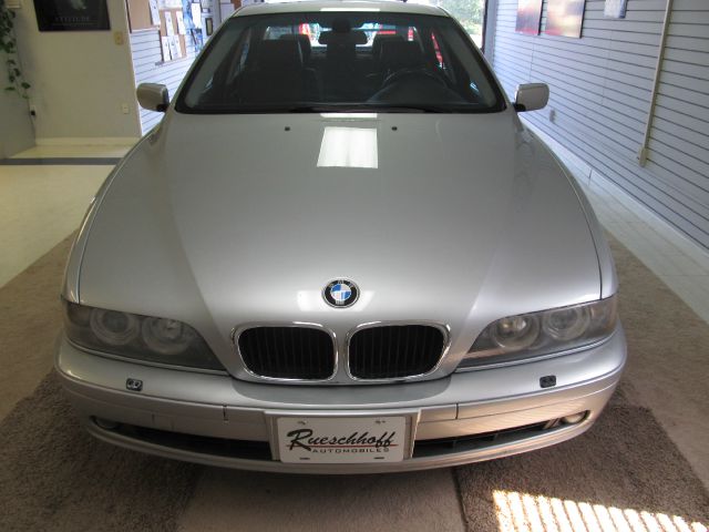 BMW 5 series 2003 photo 2