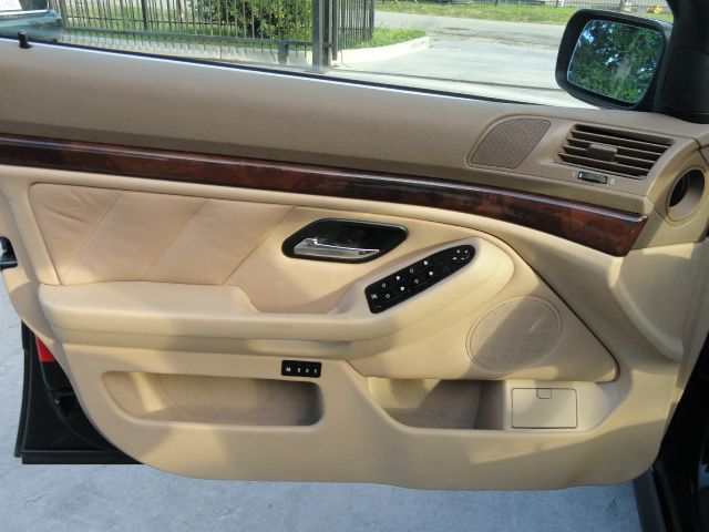 BMW 5 series 2003 photo 2