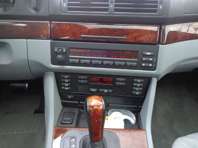 BMW 5 series 2003 photo 4