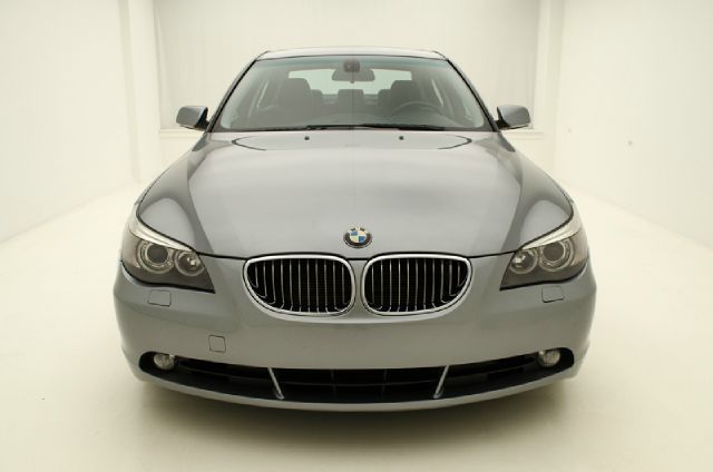 BMW 5 series 2004 photo 2