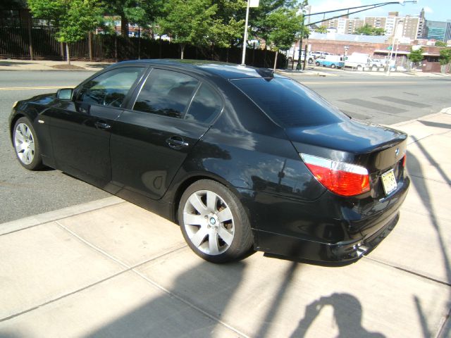 BMW 5 series 2004 photo 2