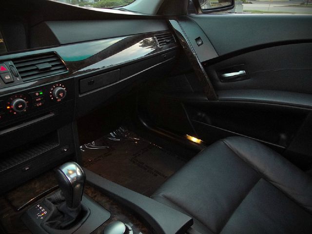 BMW 5 series 2004 photo 11