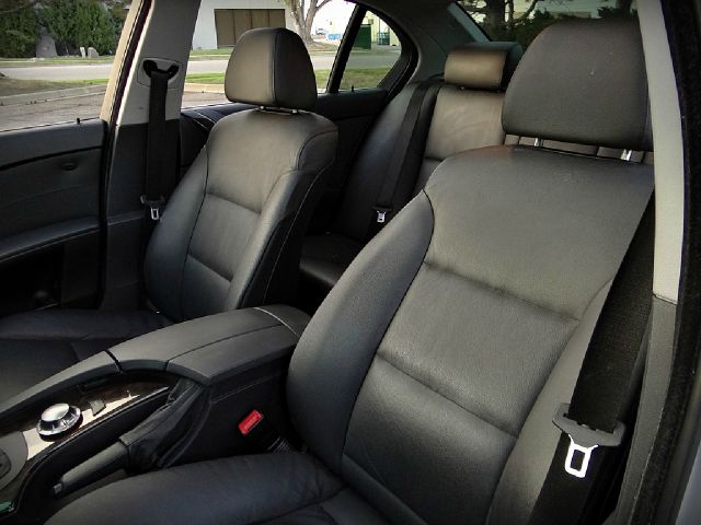 BMW 5 series 2004 photo 34