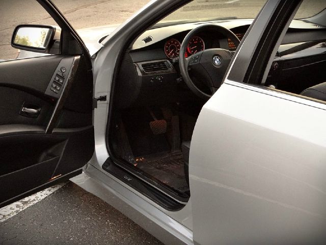 BMW 5 series 2004 photo 39
