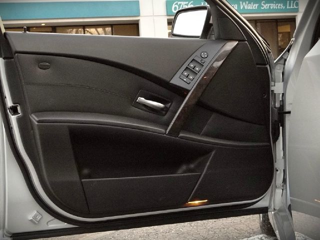 BMW 5 series 2004 photo 45