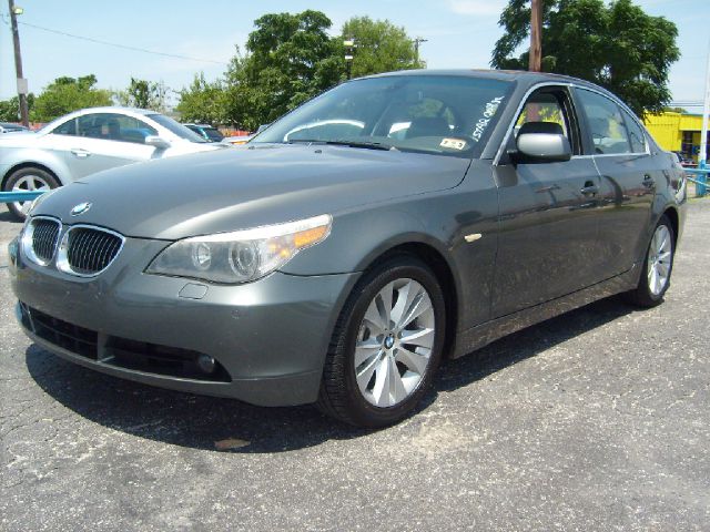 BMW 5 series 2004 photo 2