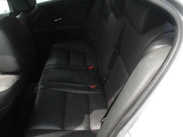 BMW 5 series 2004 photo 2