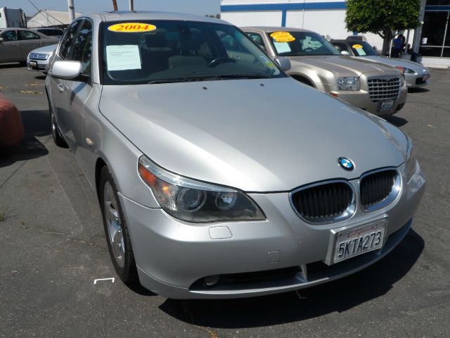 BMW 5 series 2004 photo 2
