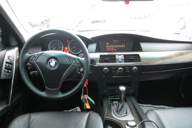 BMW 5 series 2004 photo 5