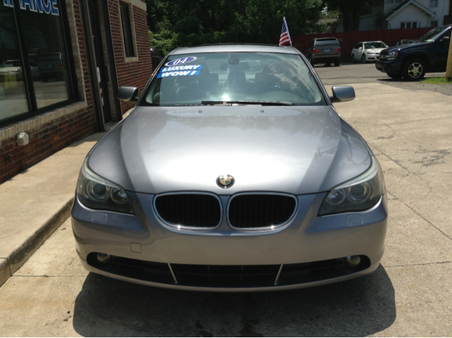 BMW 5 series 2004 photo 2