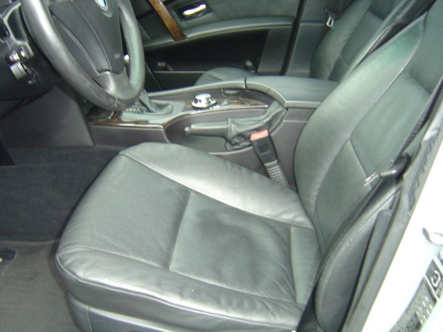 BMW 5 series 2004 photo 2