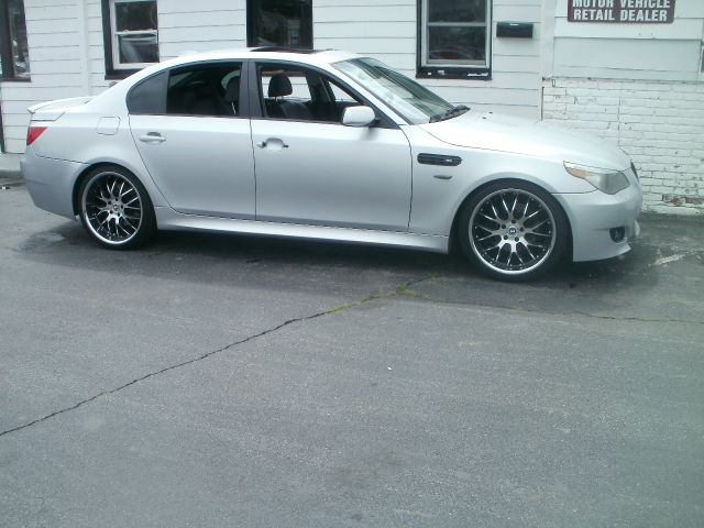 BMW 5 series 2004 photo 2