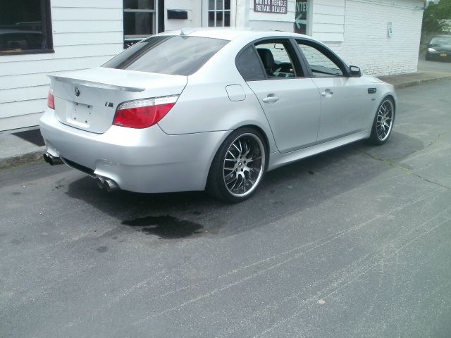 BMW 5 series 2004 photo 3