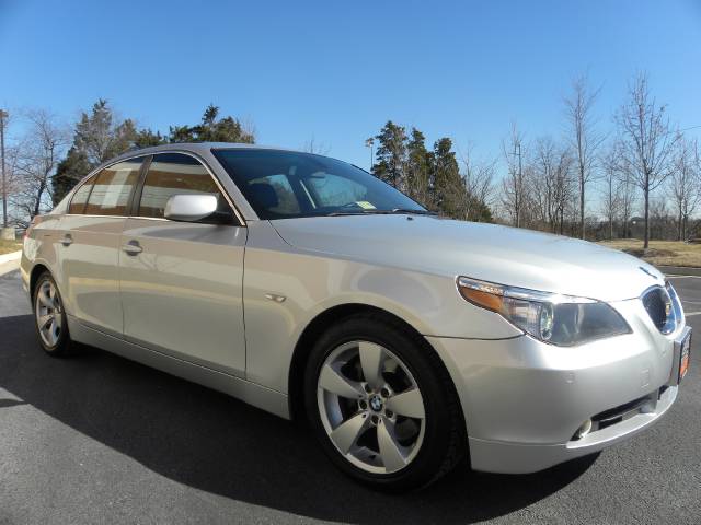 BMW 5 series 2005 photo 1