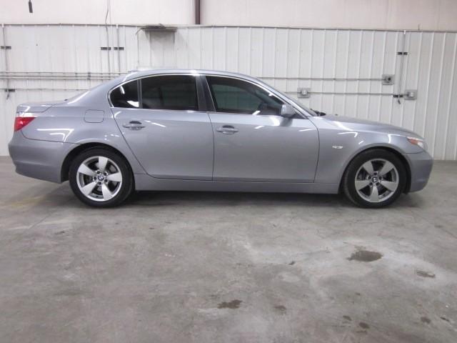 BMW 5 series 2005 photo 2
