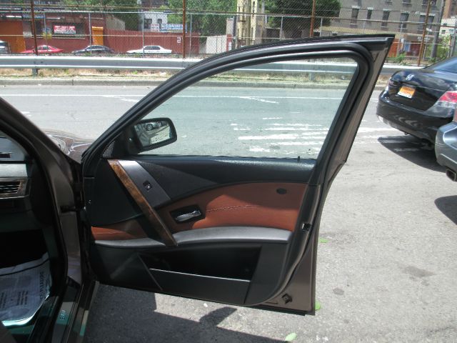 BMW 5 series 2005 photo 10