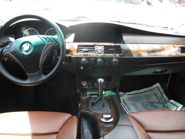 BMW 5 series 2005 photo 20