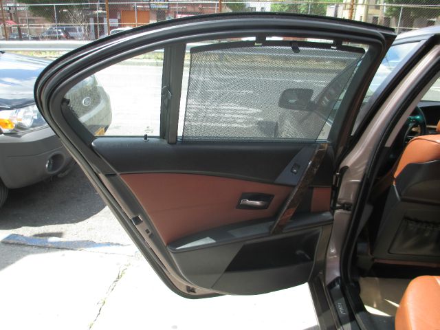 BMW 5 series 2005 photo 25