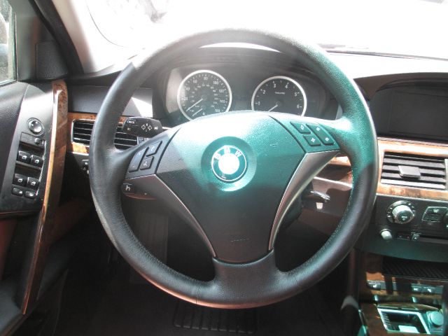 BMW 5 series 2005 photo 31