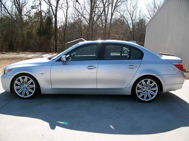BMW 5 series 2005 photo 1