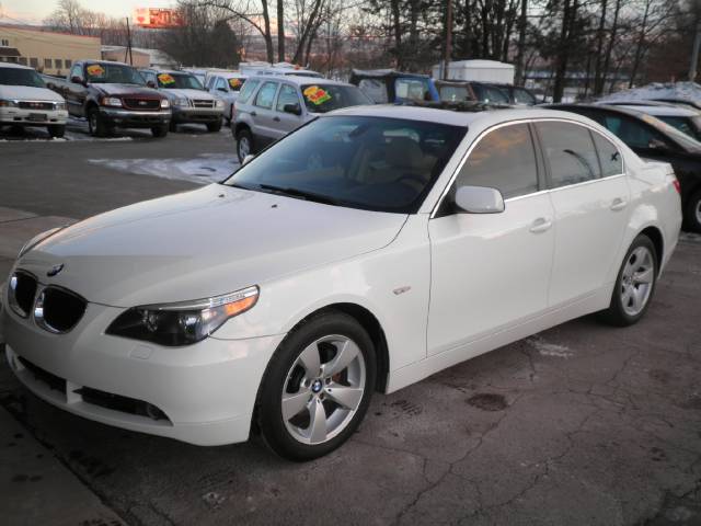 BMW 5 series 2005 photo 1