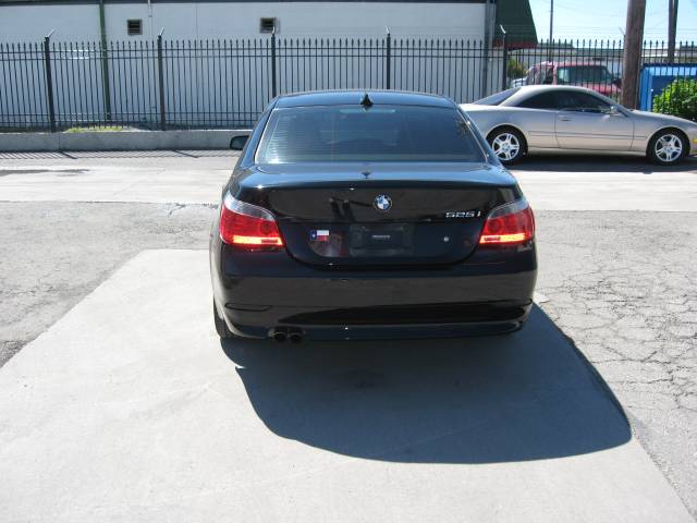 BMW 5 series 2005 photo 1