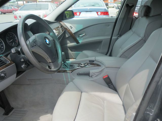 BMW 5 series 2006 photo 2