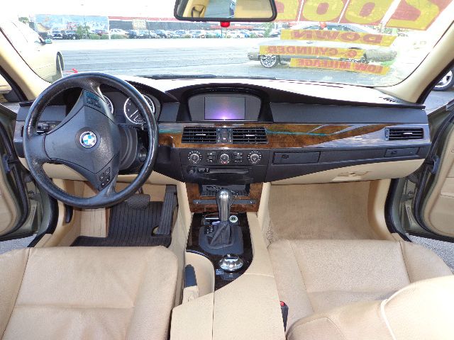 BMW 5 series 2006 photo 2