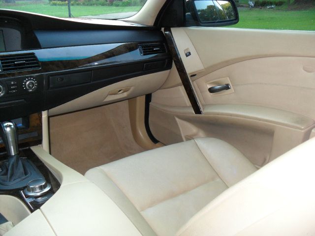 BMW 5 series 2006 photo 2