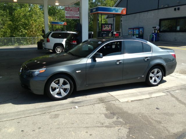 BMW 5 series 2006 photo 2