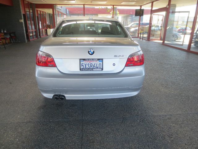 BMW 5 series 2007 photo 2
