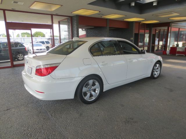 BMW 5 series 2008 photo 2