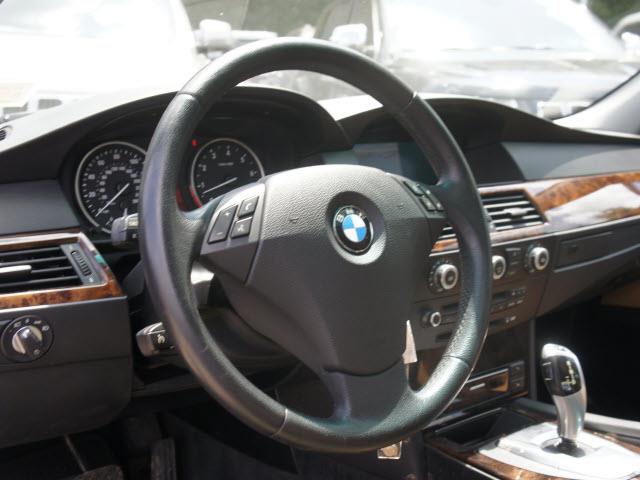 BMW 5 series 146 Cutaway Sedan