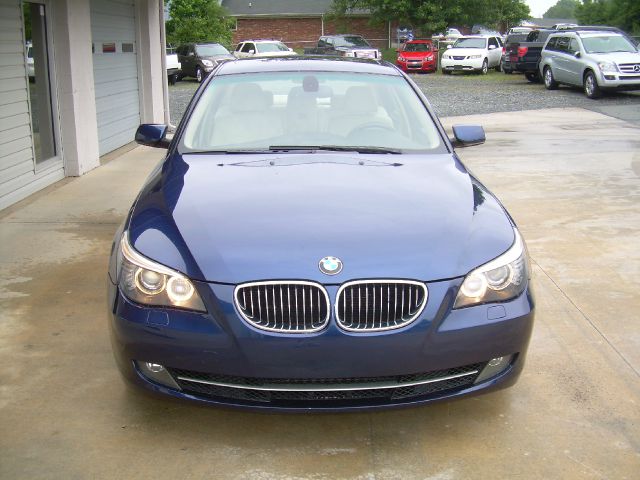 BMW 5 series 146 Cutaway Sedan